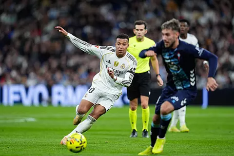 انهيار في البرنابيو.. سقوط مُحبط لريال مدريد بـ9 لاعبين أمام سيلتا فيجو